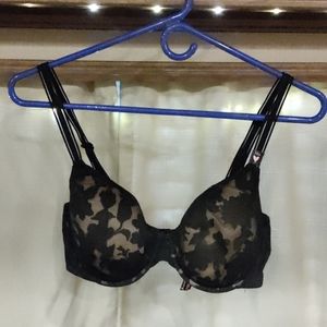 Victoria's secret new with tag 34d black and cream